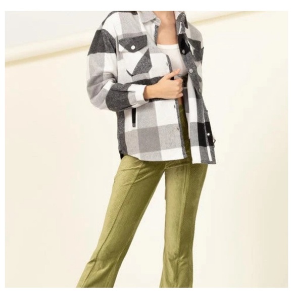 Zenana Black and White Flannel Shacket Sz M - Picture 1 of 4